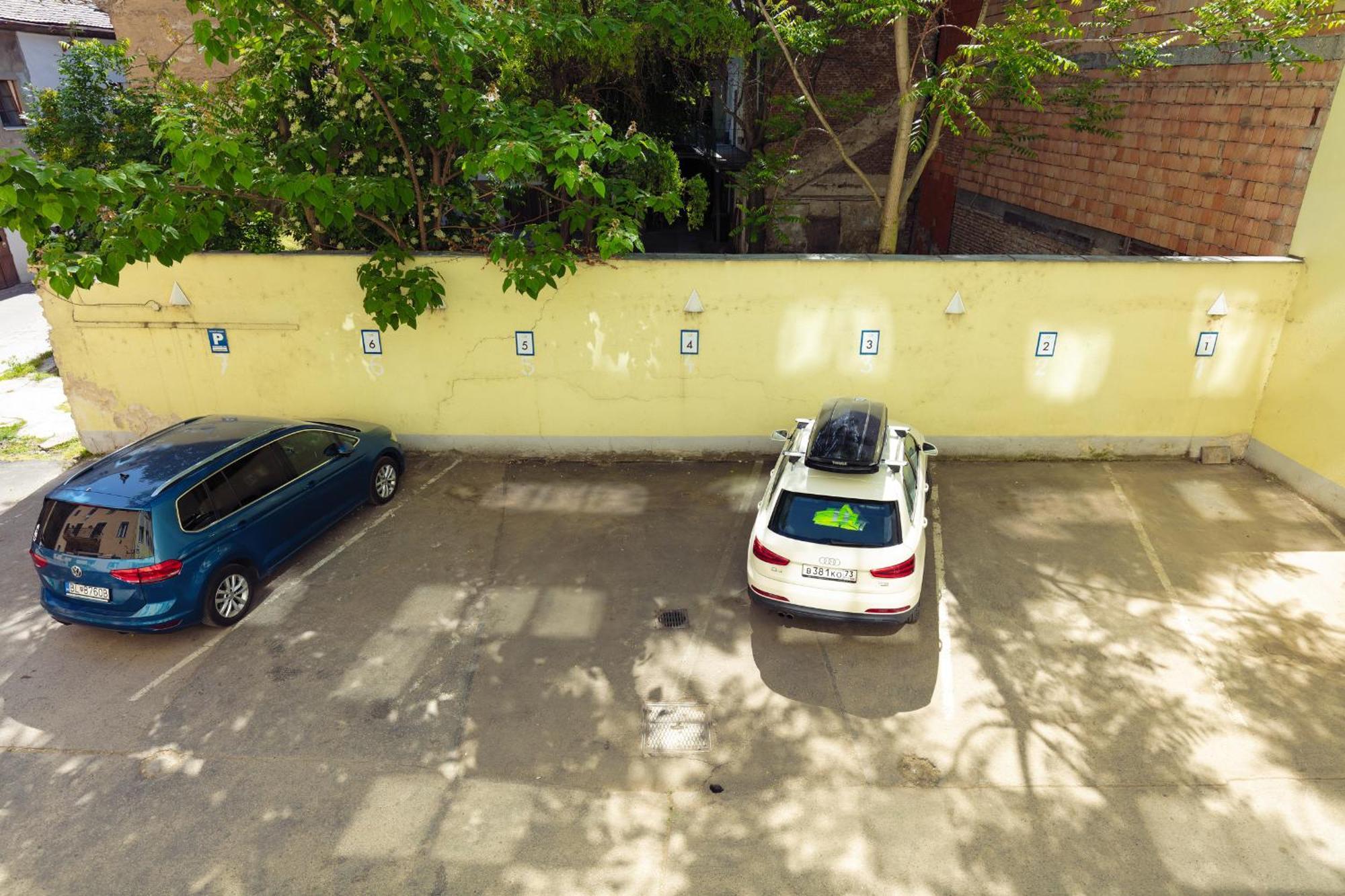 Patio Hostel Dorms Bratislava Exterior photo